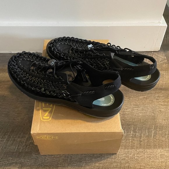 Men's UNEEK US14 Sandals - Picture 5 of 5